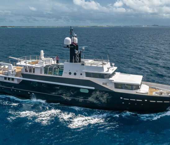 yacht charter company in the bahamas